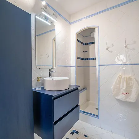 Proche Centre Апартаменти *